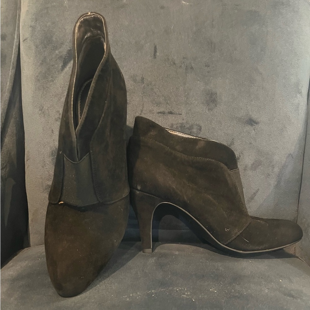 Nina Black Suede Heeled Boots Sleek Design